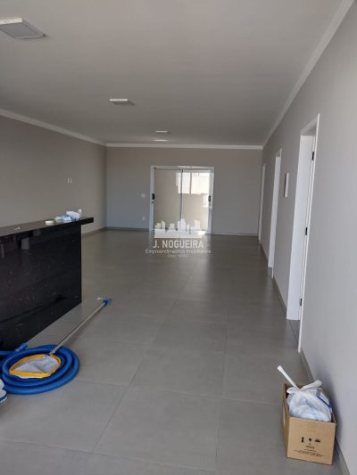 CONDOMINIO BARCELONA EM PIRATINGA